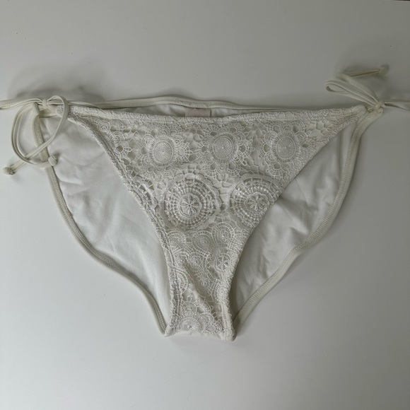 Xhilaration women’s white bikini bottoms with lace detailing size XL - Picture 1 of 8